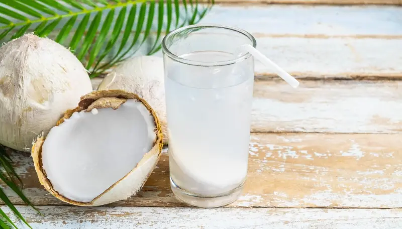 Como funciona uma linha de produção de água de coco?